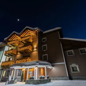 https://hotel-centros.it-lombardy.com