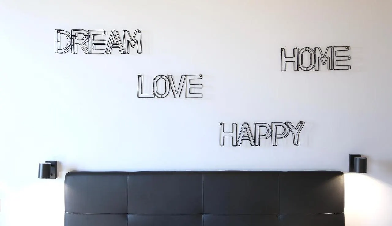 Kiss Me Rome Luxury Rooms