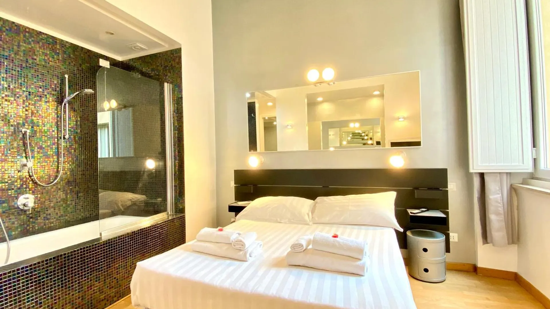 Kiss Me Rome Luxury Rooms İtalya