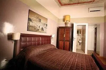 Kiss Me Rome Luxury Rooms