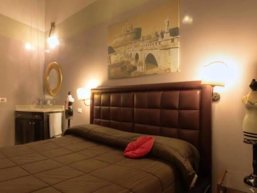Kiss Me Rome Luxury Rooms Oda ve Kahvaltı